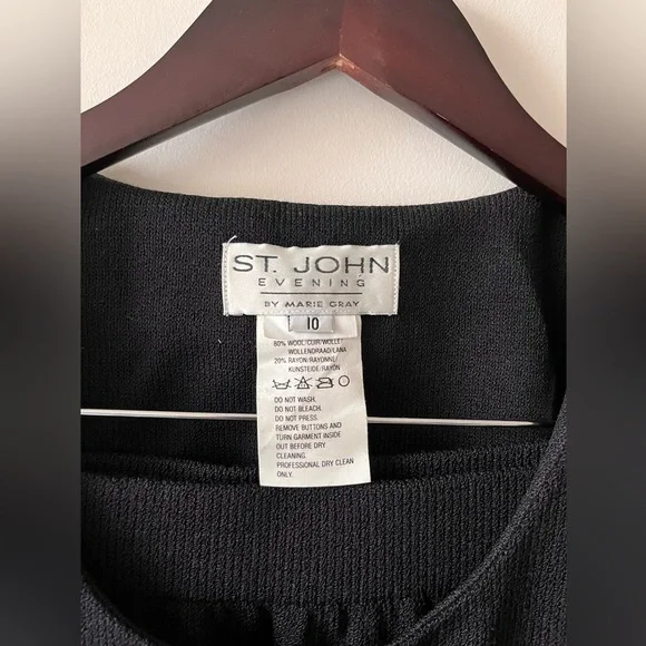 St.John Collection Wool Black Jacket Blazer and Skirt SET with Gold Buttons - 10 - Picture 6 of 11